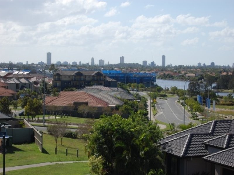 12/13 Mapleton Cct, Varsity Lakes QLD 4227