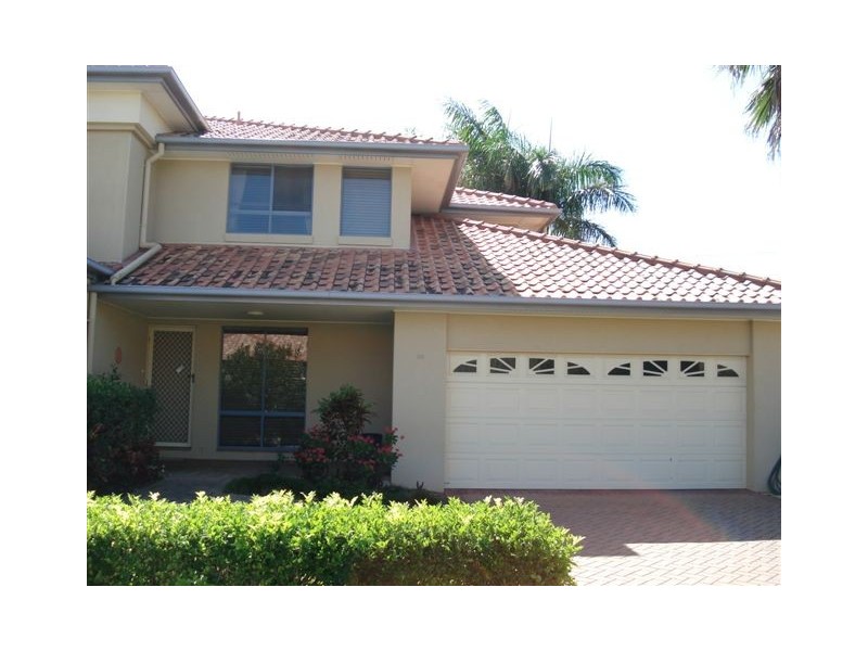 76 Bayview St, Runaway Bay QLD 4216