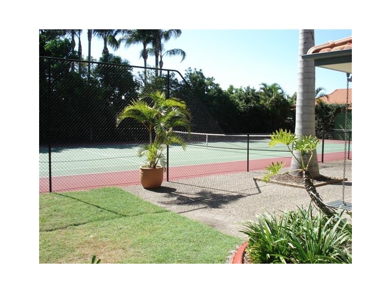 76 Bayview St, Runaway Bay QLD 4216