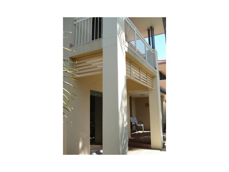 76 Bayview St, Runaway Bay QLD 4216