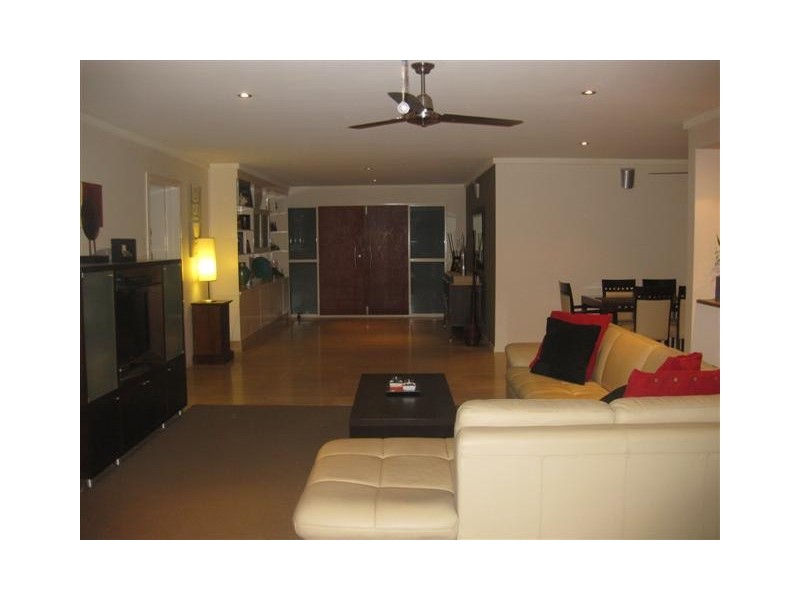 51 Poinciana, Broadbeach Waters QLD 4218