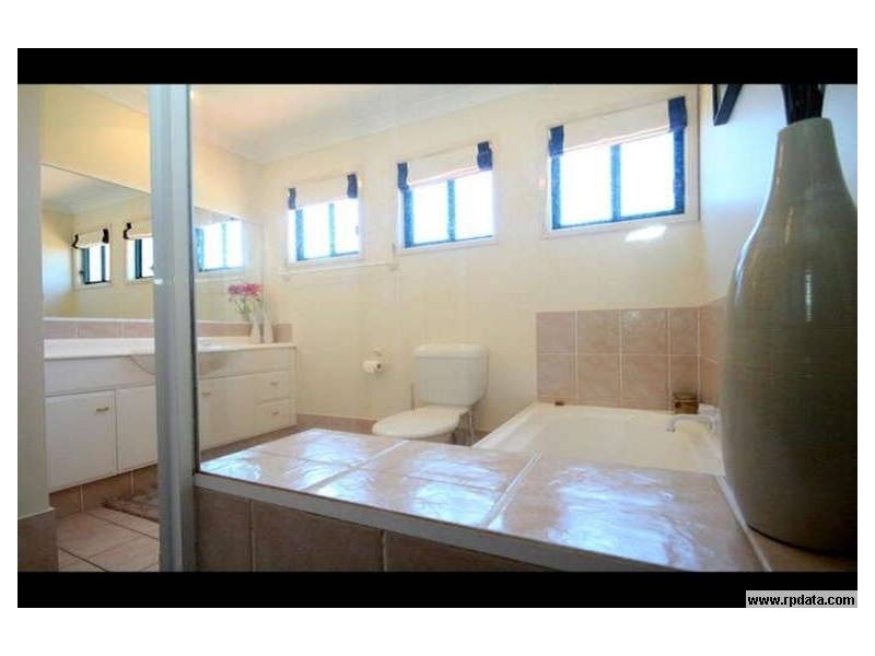 1/16 Gardendale Crescent, Burleigh Waters QLD 4220