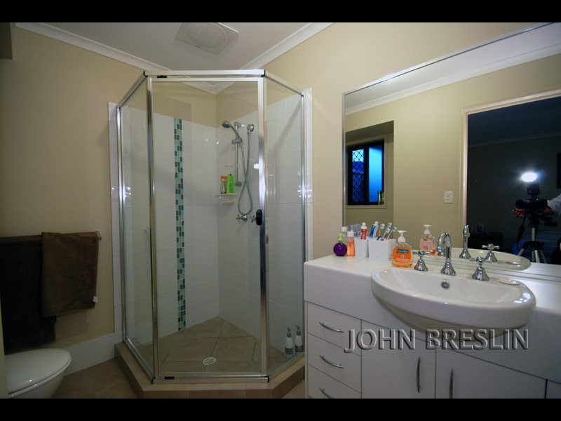 104 Observatory Drv, Reedy Creek QLD 4227