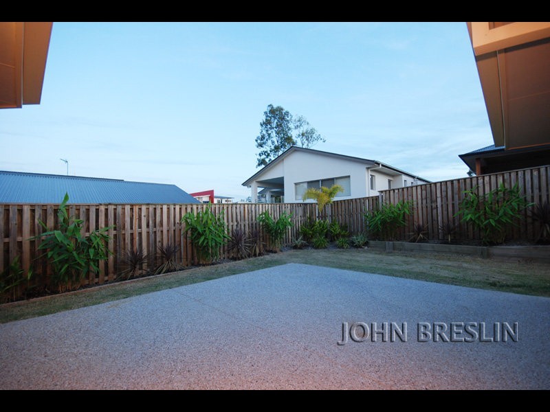 104 Observatory Drv, Reedy Creek QLD 4227