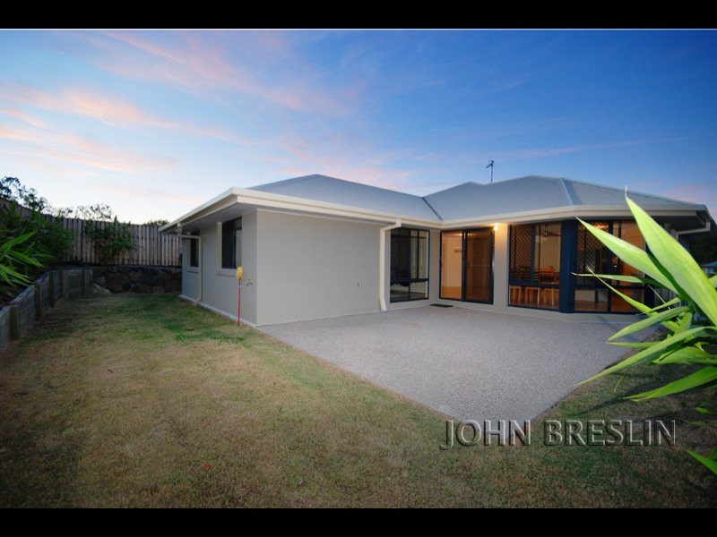 104 Observatory Drv, Reedy Creek QLD 4227