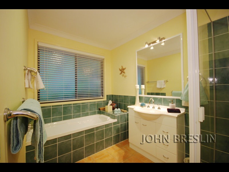 19 Des Quinlan Cr, Tallebudgera QLD 4228
