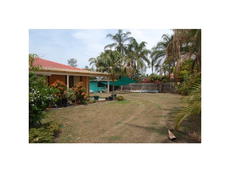 4 Nicolson Ct, Mermaid Waters QLD 4218