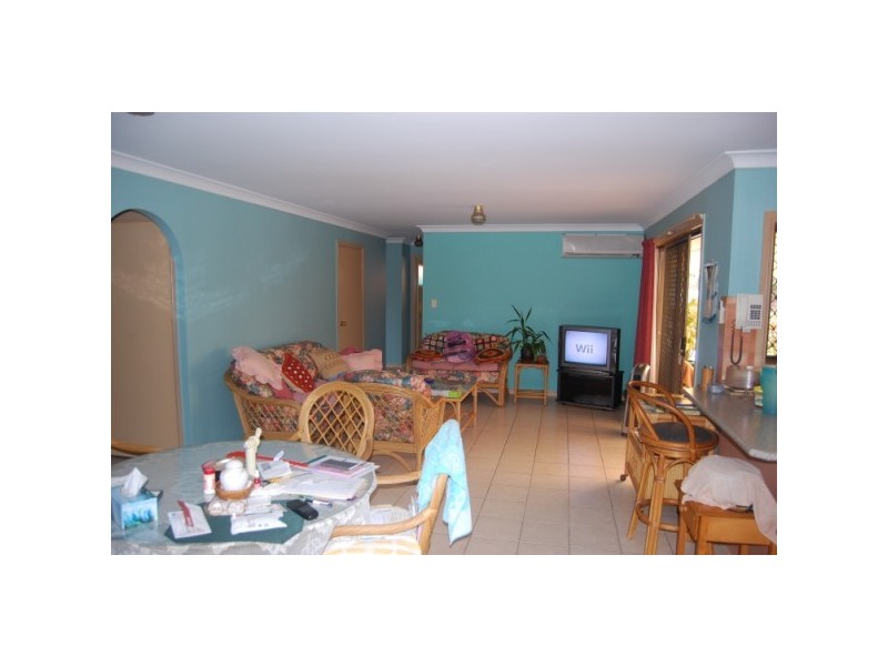 4 Nicolson Ct, Mermaid Waters QLD 4218