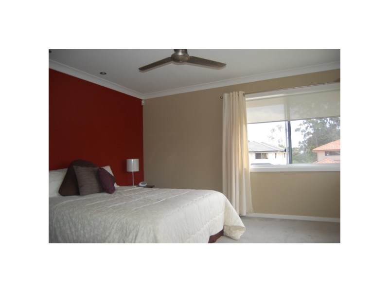 2 Royal links Dr, Robina QLD 4226