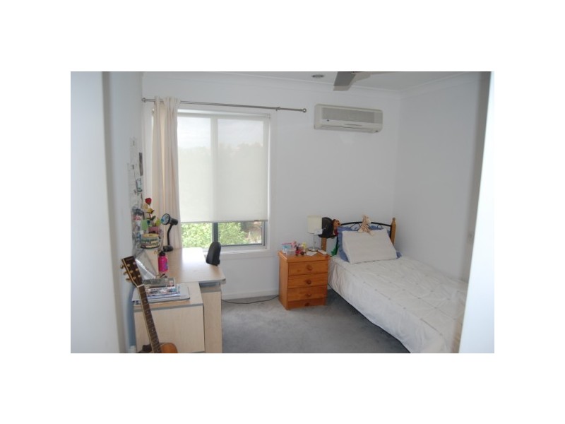 2 Royal links Dr, Robina QLD 4226