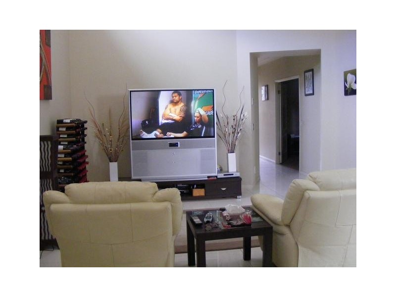 8 Menton Av, Varsity Lakes QLD 4227