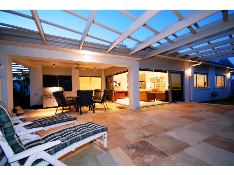 1 PEREGRINE ST, Reedy Creek QLD 4227