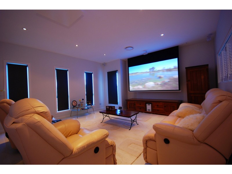 1 PEREGRINE ST, Reedy Creek QLD 4227