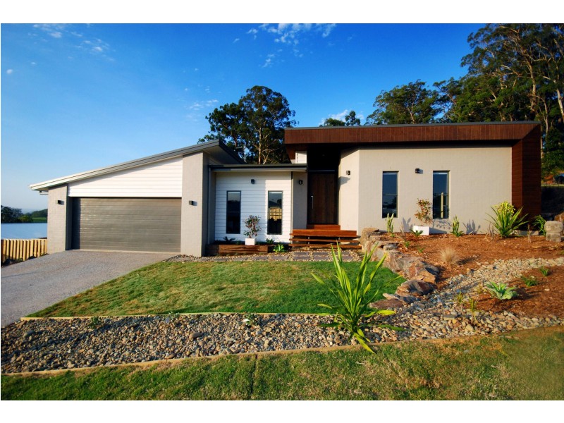 1 Camarillo CCT, Reedy Creek QLD 4227