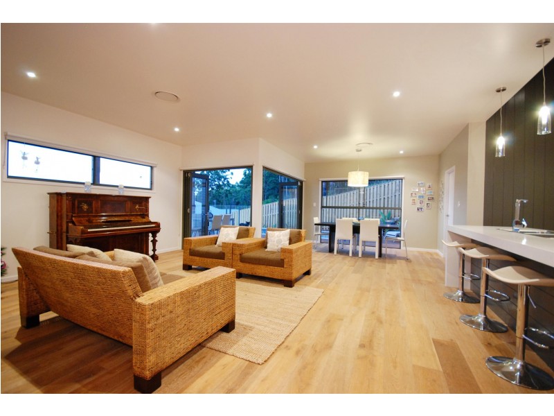 1 Camarillo CCT, Reedy Creek QLD 4227