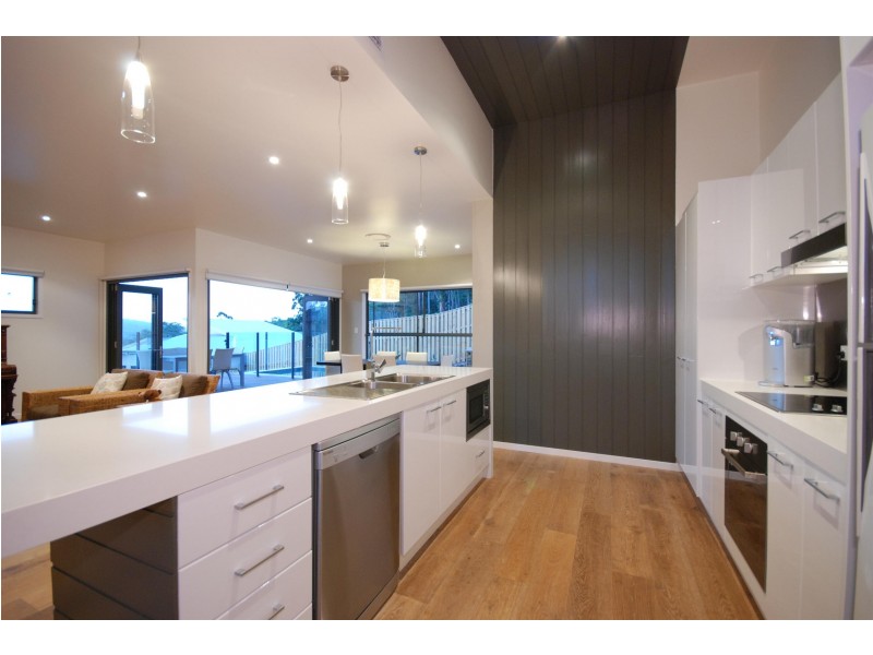 1 Camarillo CCT, Reedy Creek QLD 4227