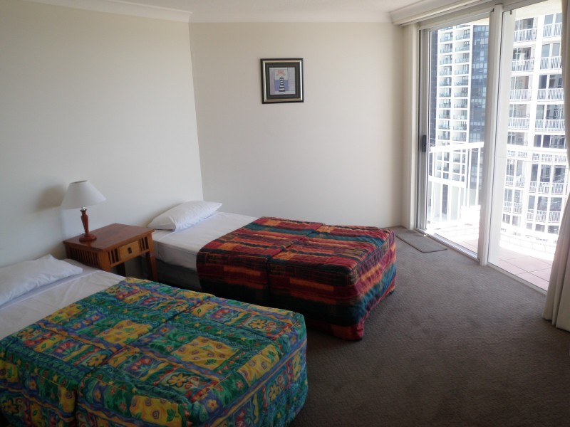 1142/2623 Gold Coast Highway, Broadbeach QLD 4218