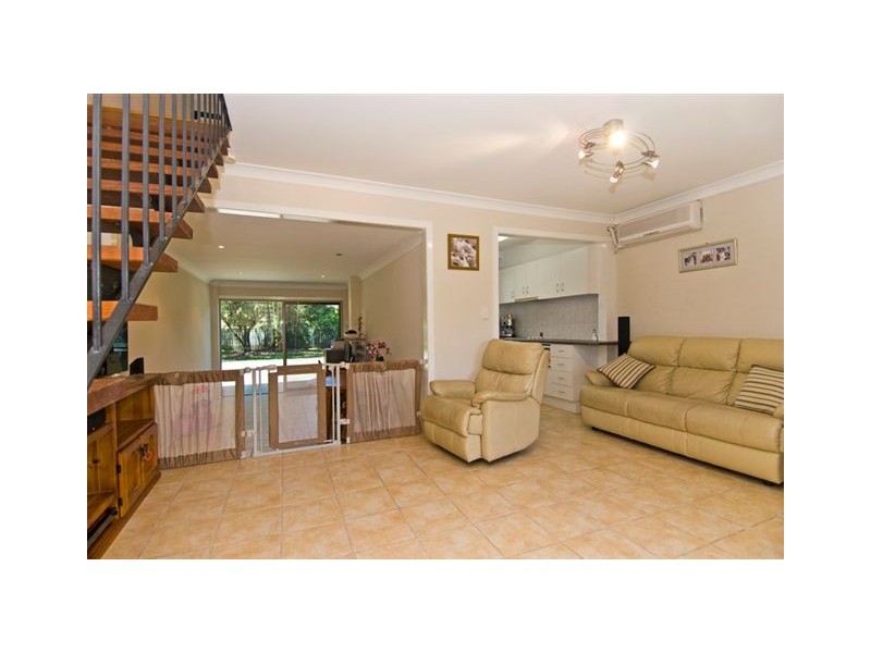 4/6 Duet Dr, Mermaid Waters QLD 4218