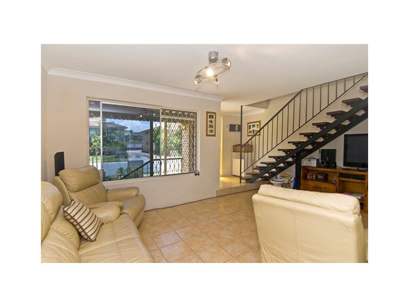 4/6 Duet Dr, Mermaid Waters QLD 4218