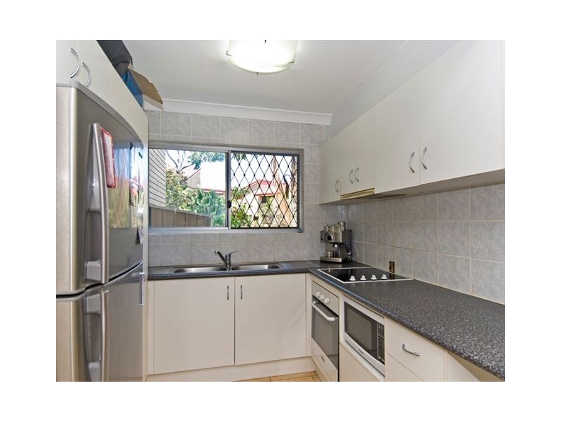 4/6 Duet Dr, Mermaid Waters QLD 4218