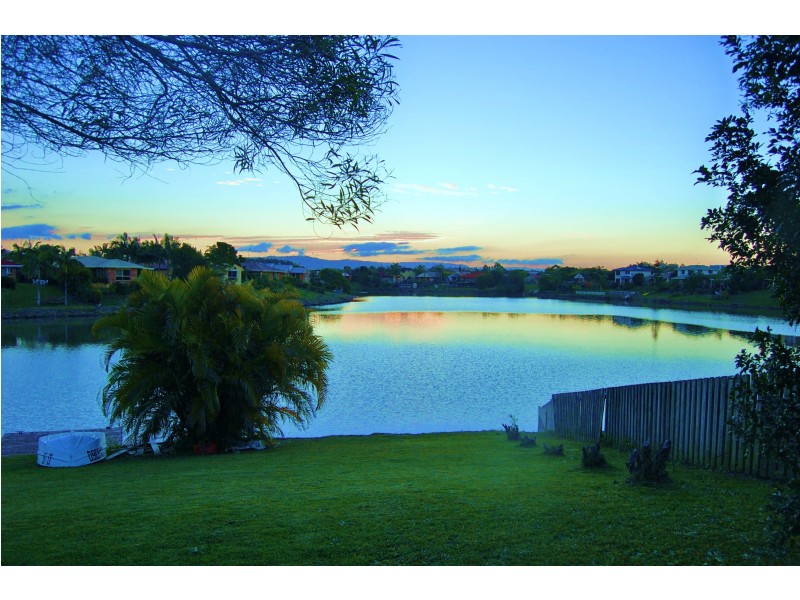 24 Placid Ct, Varsity Lakes QLD 4227