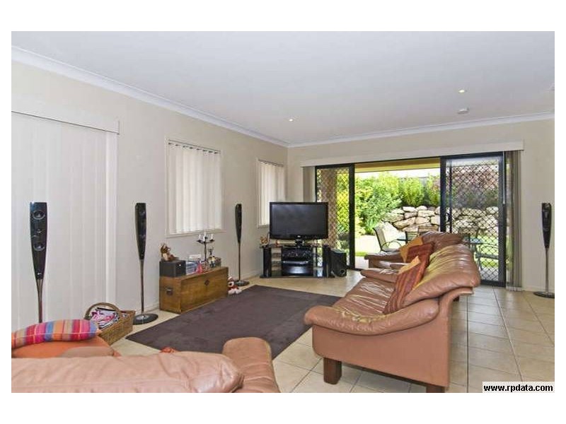 18 Royal links Dr, Robina QLD 4226