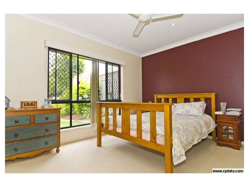 18 Royal links Dr, Robina QLD 4226