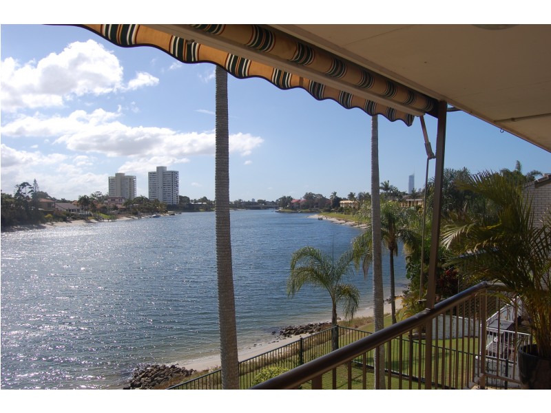 6/4 Aquila Court, Mermaid Waters QLD 4218