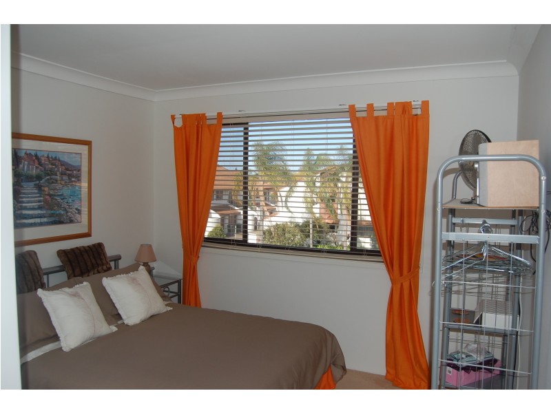 6/4 Aquila Court, Mermaid Waters QLD 4218