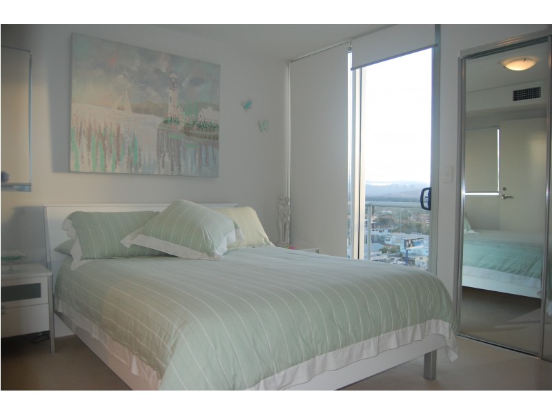 27/19 Mermaid Avenue, Broadbeach QLD 4218