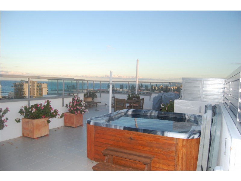 27/19 Mermaid Avenue, Broadbeach QLD 4218