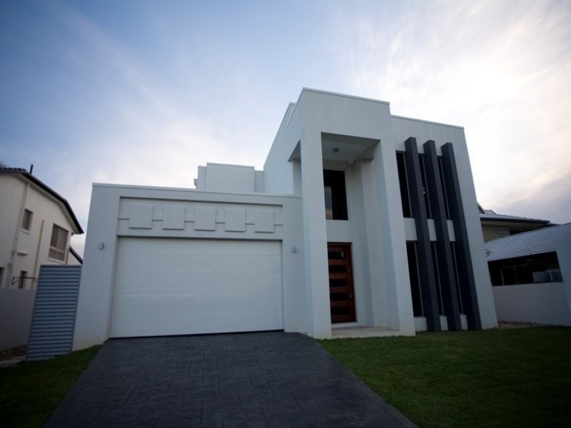 6 Cessnock Close, Mermaid Waters QLD 4218