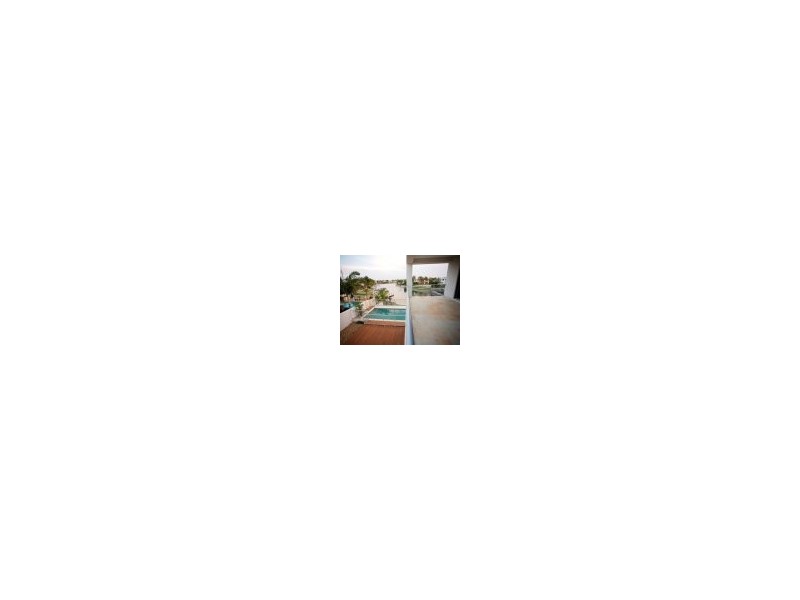 6 Cessnock Close, Mermaid Waters QLD 4218
