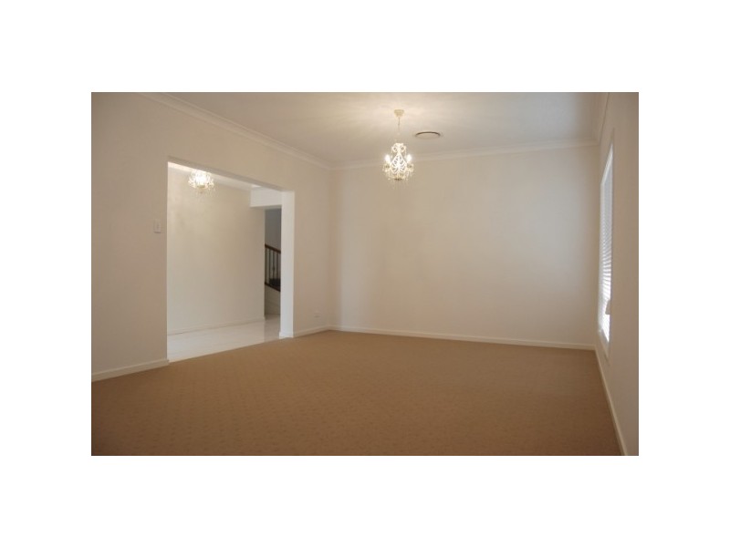17 Valetta st, Varsity Lakes QLD 4227