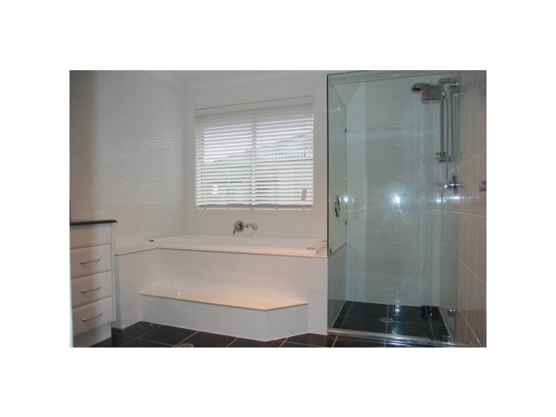 17 Valetta st, Varsity Lakes QLD 4227