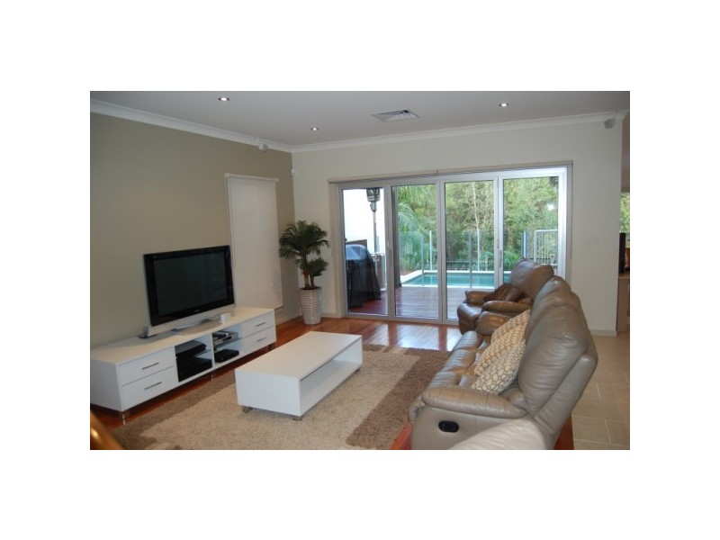 12 Moyenne Cr, Varsity Lakes QLD 4227
