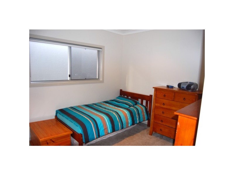 12 Moyenne Cr, Varsity Lakes QLD 4227