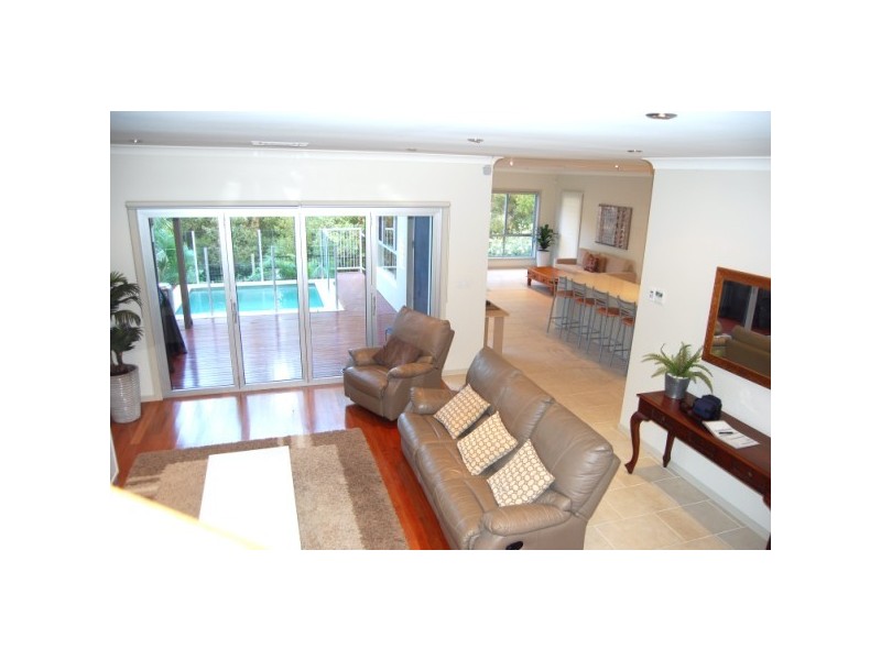 12 Moyenne Cr, Varsity Lakes QLD 4227