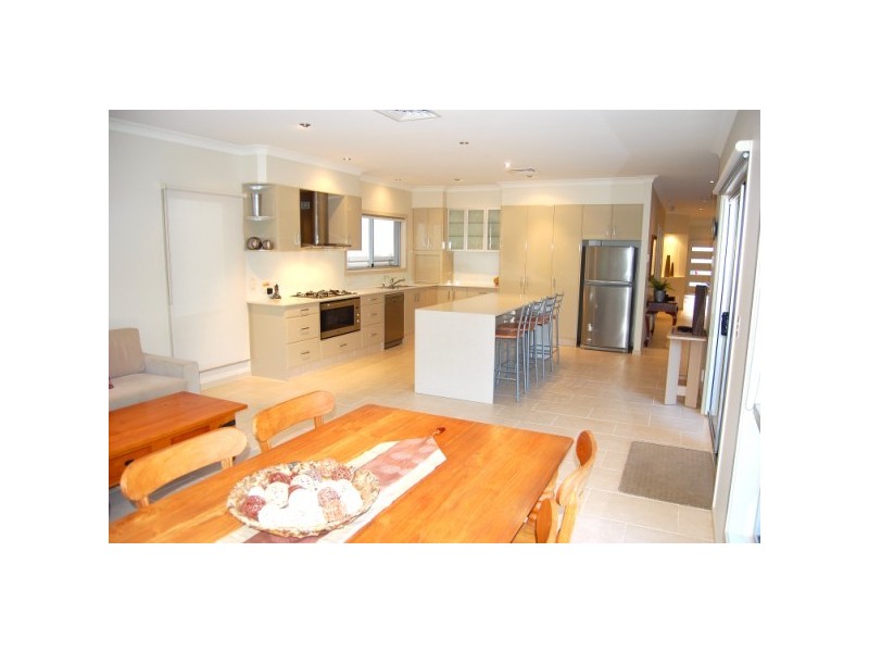 12 Moyenne Cr, Varsity Lakes QLD 4227