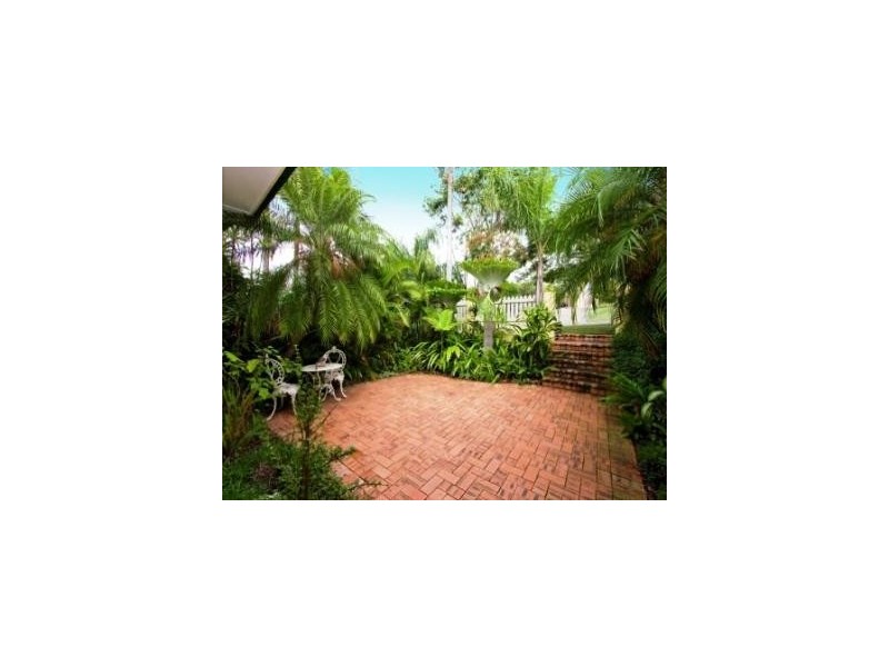 14 Thomas St., Camp Hill QLD 4152