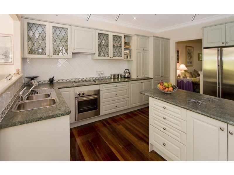 14 Thomas St., Camp Hill QLD 4152