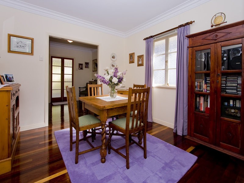 14 Thomas St., Camp Hill QLD 4152