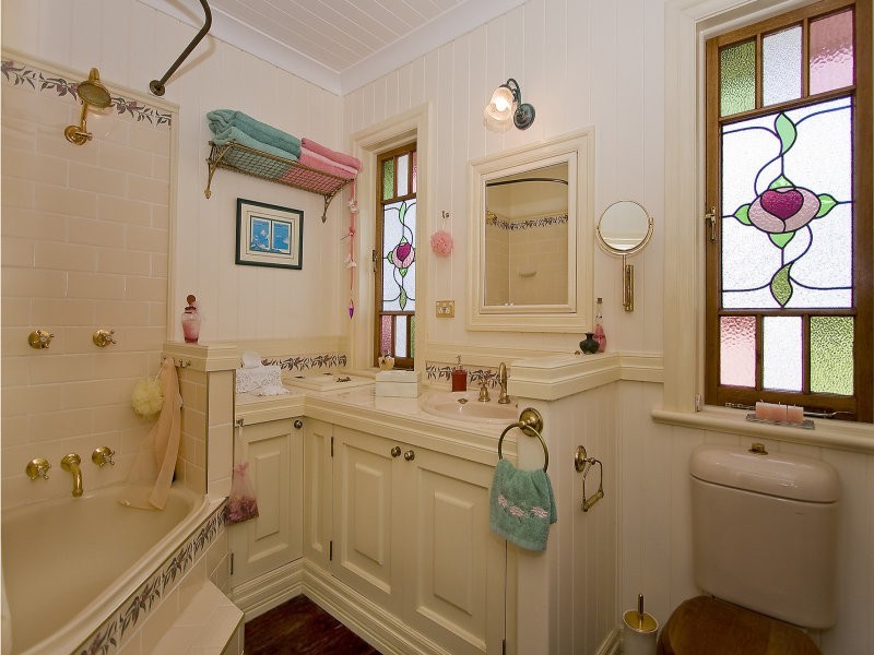 14 Thomas St., Camp Hill QLD 4152