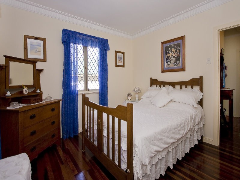 14 Thomas St., Camp Hill QLD 4152