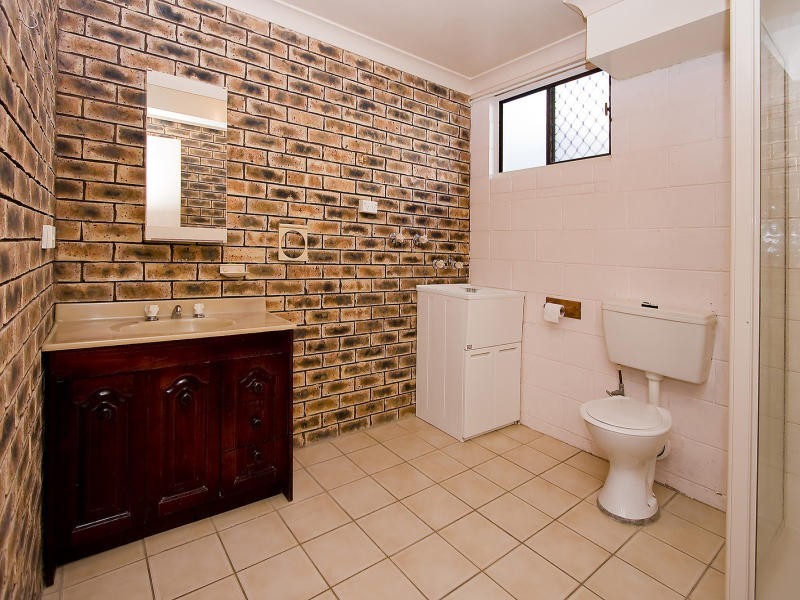 14 Thomas St., Camp Hill QLD 4152