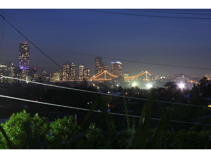 9 Lockyer St, Camp Hill QLD 4152