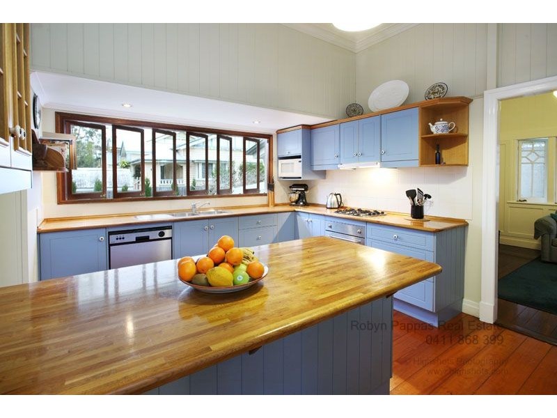 9 Lockyer St, Camp Hill QLD 4152