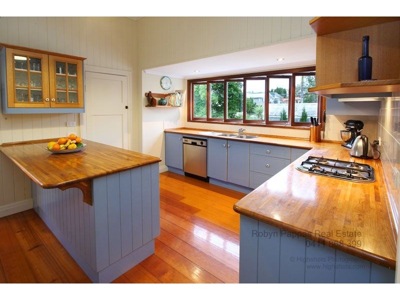 9 Lockyer St, Camp Hill QLD 4152