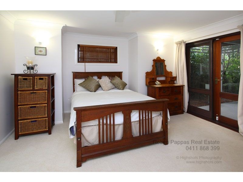 9 Lockyer St, Camp Hill QLD 4152