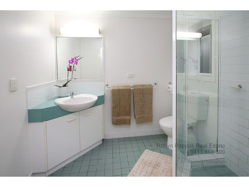 9 Lockyer St, Camp Hill QLD 4152